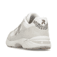 Weisse Rieker Sport Damen Sneaker Low W4201-80. Schuh von hinten.