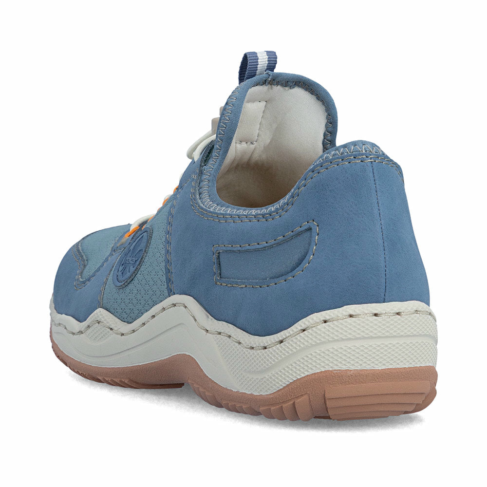 Blaue Rieker Damen Slipper L0593-12 mit einem Gummizug. Schuh von hinten.