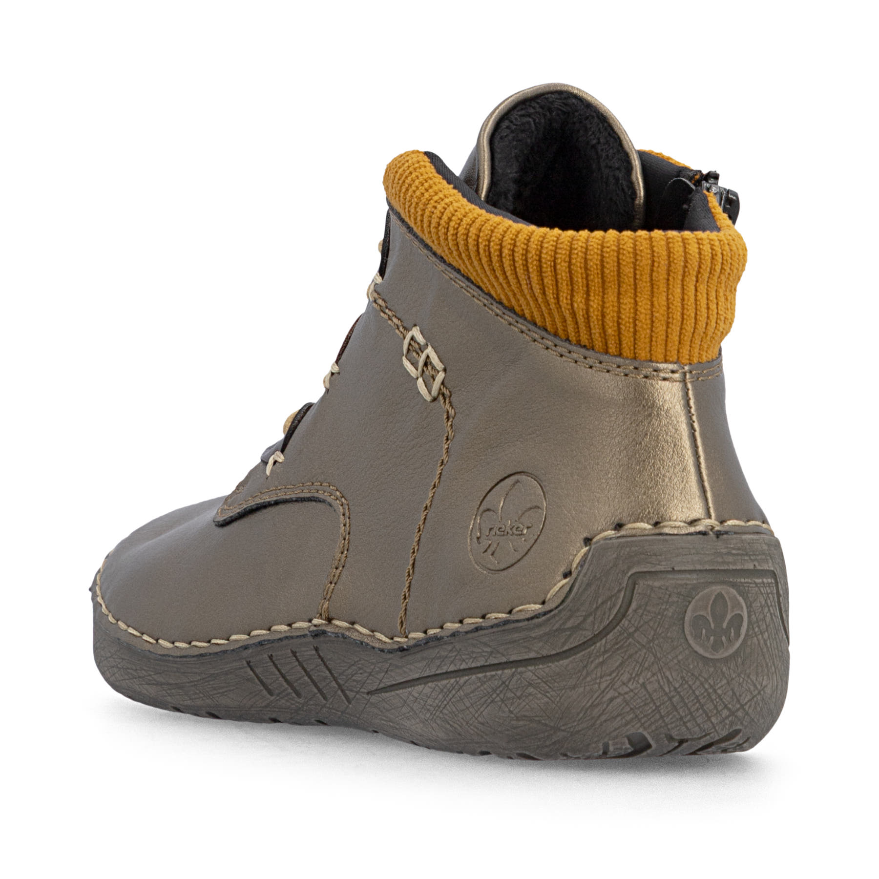 Bronzefarbene Rieker Damen Kurzstiefel 52544-90 mit einem Reißverschluss. Schuh von hinten.