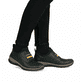 Dunkelgrüne Rieker Damen Kurzstiefel N32G7-54 mit einem Gummizug. Schuh am Fuß.