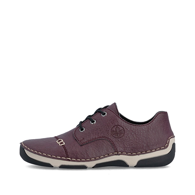 Brombeerfarbene Rieker Damen Schnürschuhe 55920-30 mit modernen Ziernähten. Schuh Außenseite.