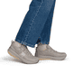 Beige Rieker Sport Damen Sneaker Low W4301-62. Schuh am Fuß.