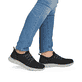 Mocassins Rieker noirs pour homme B7796-02 avec bande élastique. Chaussure au pied.