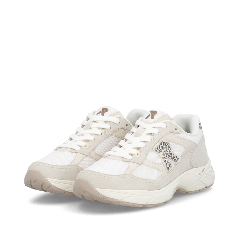 Weisse Rieker Sport Damen Sneaker Low W4201-80. Schuhpaar seitlich schräg.