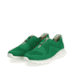 Grasgrüne Rieker Damen Slipper 54057-52 mit flexibler und ultra leichter Sohle. Schuhpaar seitlich schräg.