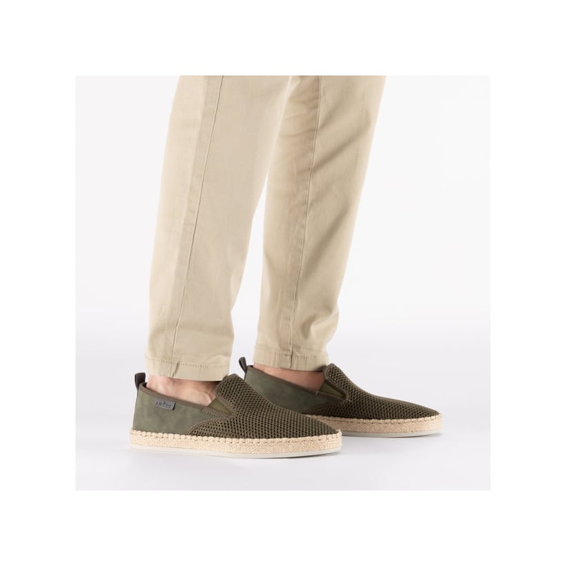 Mocassins Rieker verts pour homme B2661-54 avec bande élastique. Chaussure au pied.