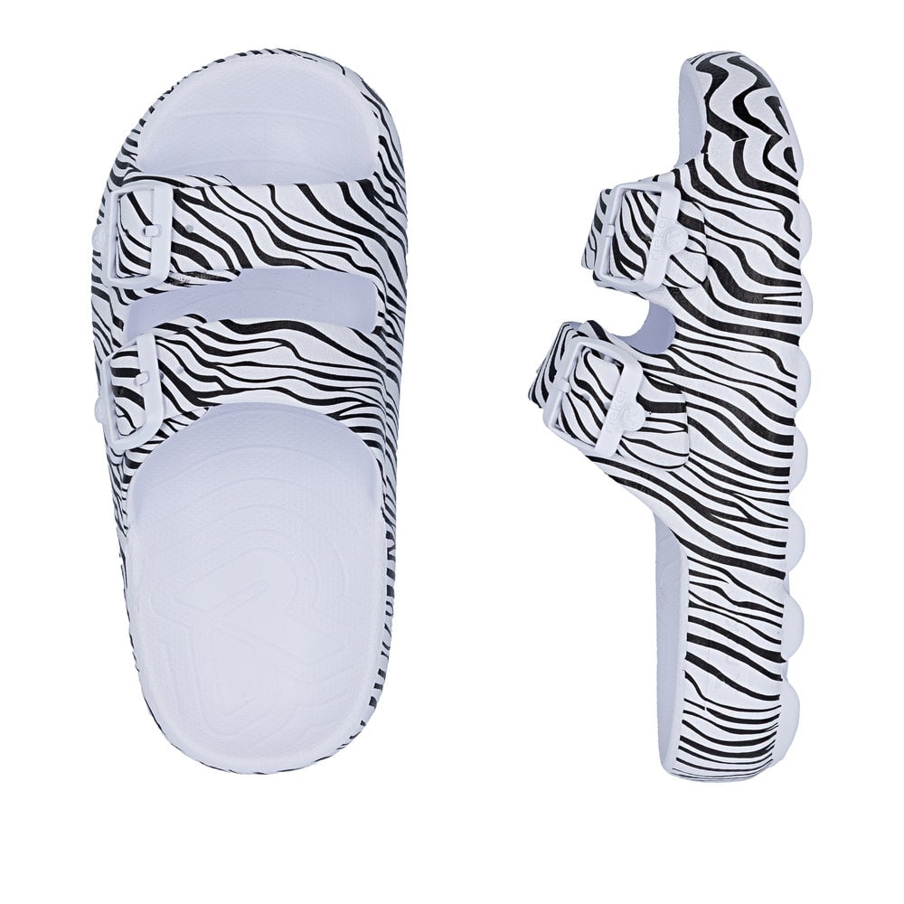 Schwarzweiße Rieker Damen Pantoletten P2450-81 mit angesagtem Animal-Print. Schuh von oben, liegend.