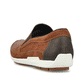 Braune Rieker Herren Slipper 09055-22 mit Gummizug sowie der Komfortweite G 1/2. Schuh von hinten.