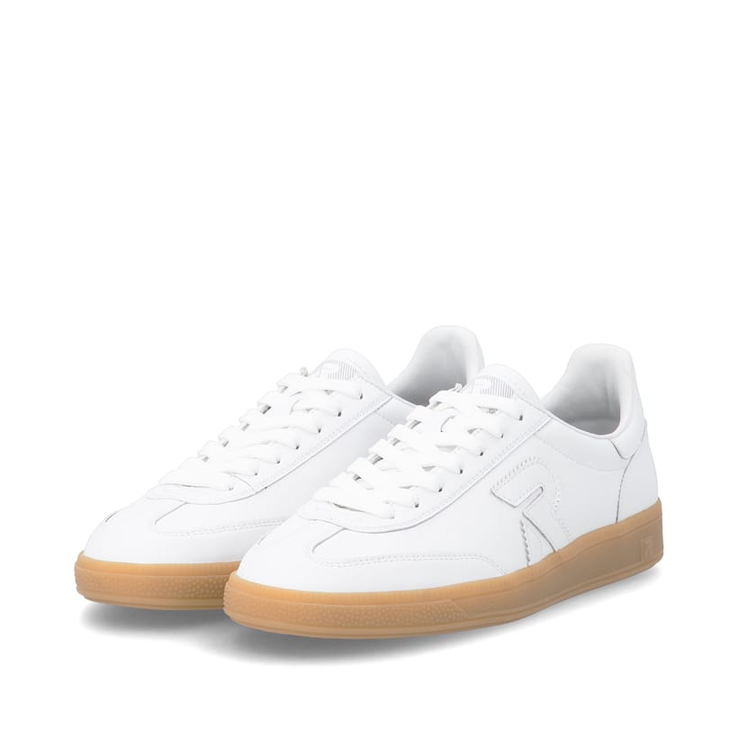 Baskets basses Rieker blanches pour femme W2200-80 avec lacets. Chaussures inclinées sur le côté.