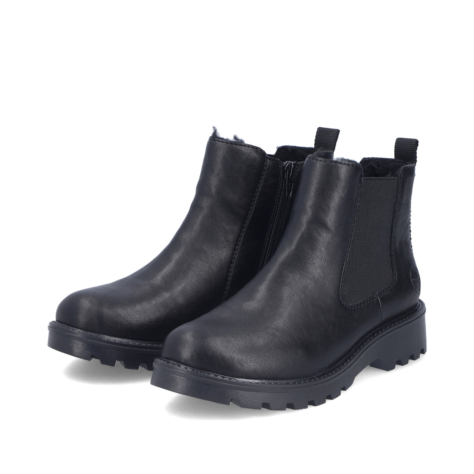 Schwarze Rieker Damen Chelsea Boots 73250-01 mit einem Reißverschluss. Schuhpaar seitlich schräg.