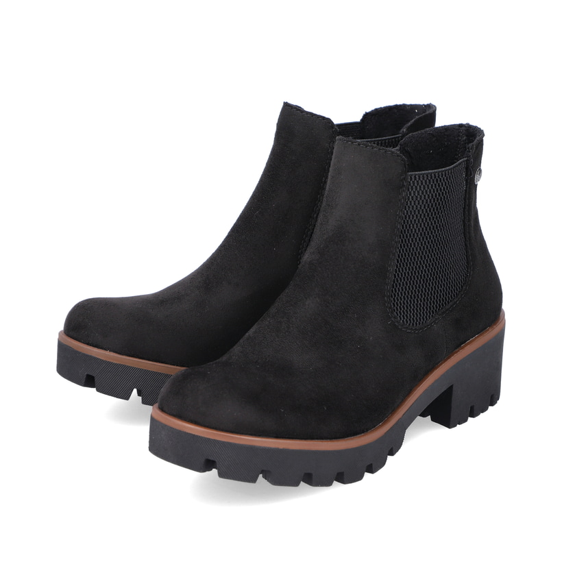 Graphitschwarze Rieker Damen Chelsea Boots 79265-00 mit einer leichten Profilsohle. Schuhpaar schräg.