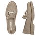 Mocassins Rieker beiges pour femmes 45561-60 avec éléments décoratifs. Chaussure vue de dessus, couchée.