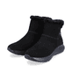 Schwarze Rieker Damen Kurzstiefel 42170-00 mit wasserabweisender TEX-Membran. Schuhpaar seitlich schräg.