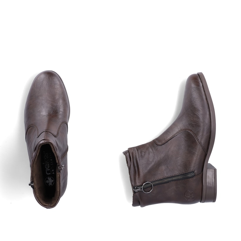 Dunkelbraune Rieker Damen Stiefeletten 77041-26 mit Zierelement. Schuh von oben, liegend.