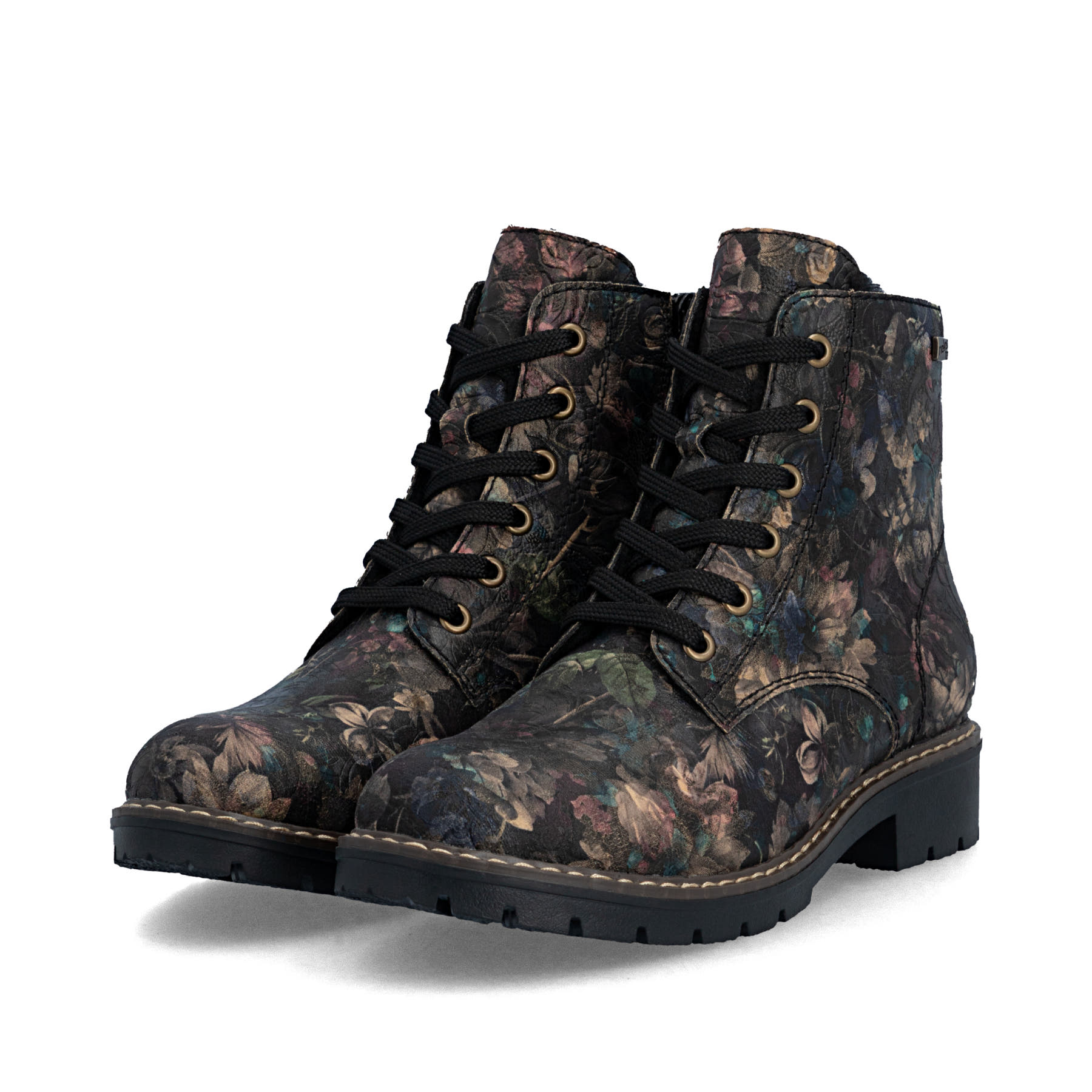 Schwarze Rieker Damen Schnürstiefel Y9103-90 mit wasserabweisender TEX-Membran. Schuhpaar seitlich schräg.