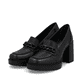Schwarze Rieker Pumps Y4150-01 mit Deko-Kette sowie der Komfortweite G. Schuhpaar seitlich schräg.