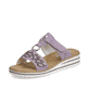 Fliederfarbene Rieker Damen Pantoletten V0621-30 mit einem Klettverschluss. Schuh seitlich schräg.