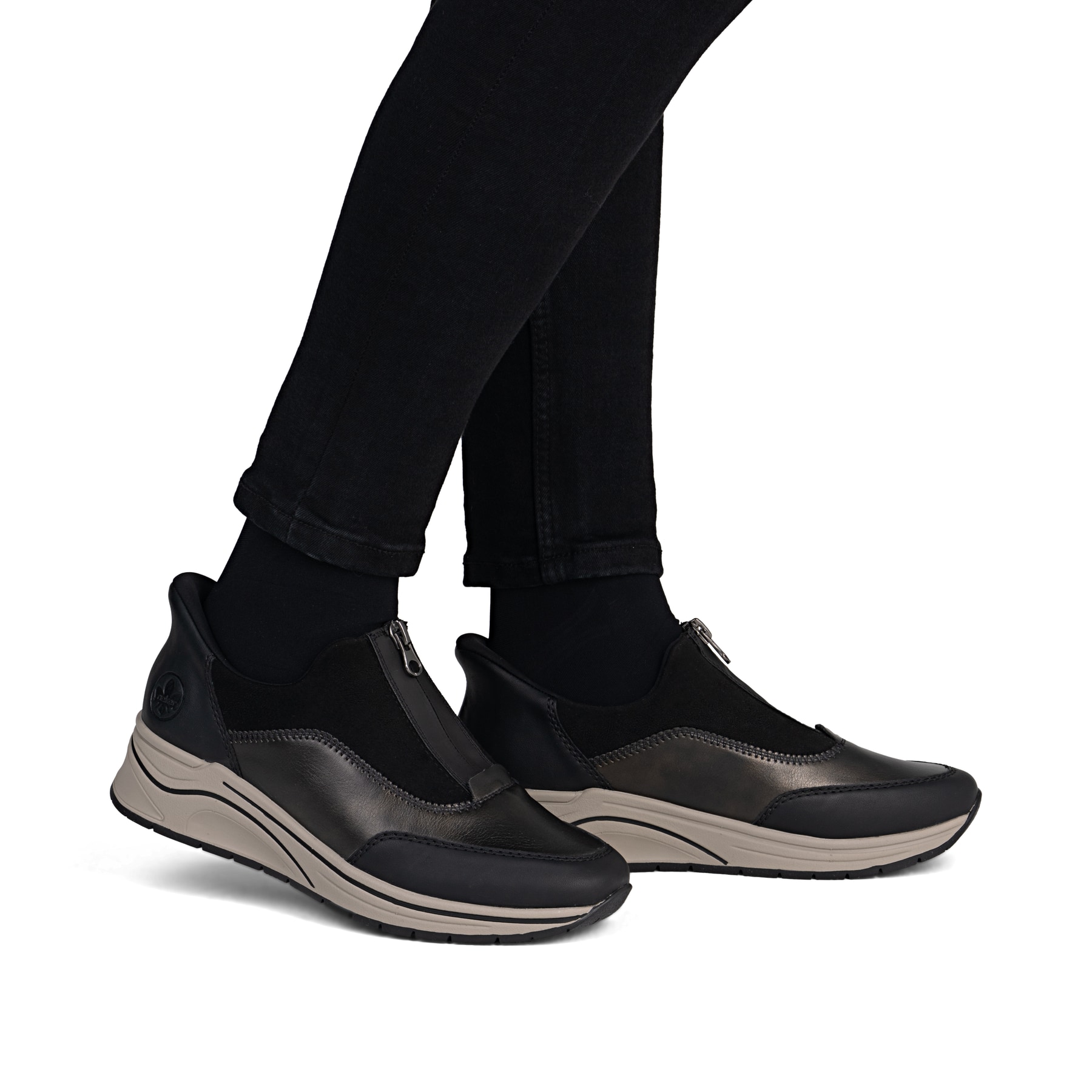Mocassins Rieker marron pour femme N9553-25 avec option easy in facile. Chaussure au pied.