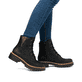 Biker Boots Rieker noires pour femme 72617-00 avec imprimé léopard. Chaussure au pied.
