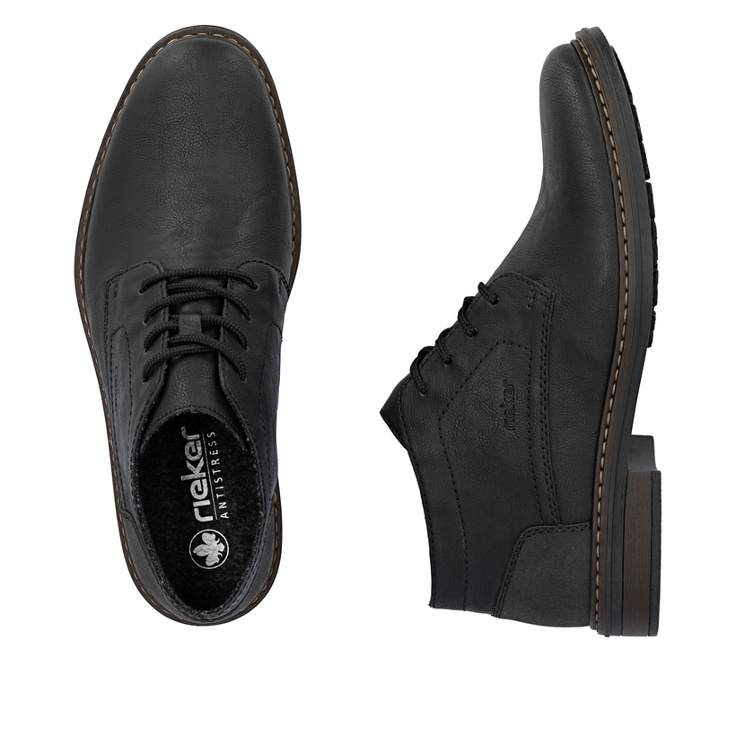 Schwarze Rieker Herren Schnürstiefel 17604-00 mit Schnürung sowie Extraweite H. Schuh von oben, liegend.