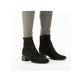 
Tiefschwarze Rieker Damen Stiefeletten 70971-00 mit Reißverschluss sowie Blockabsatz. Schuh am Fuß