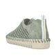 Grüne Rieker Damen Slipper N1963-52, Barfußschuhe in Löcheroptik mit Gummizug. Schuh von hinten.