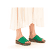 Grüne Rieker Damen Pantoletten 62905-52 mit moderner Spannnaht. Schuh am Fuß.