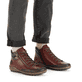 Rote Rieker Damen Kurzstiefel L7500-35 mit wasserabweisender RiekerTEX-Membran. Schuh am Fuß.
