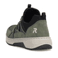 Khaki-schwarze Rieker Damen Slipper 53153-54 mit Gummizug sowie der Extraweite H. Schuh von hinten.