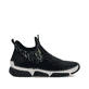 Urbanschwarze Rieker Damen Slipper 45957-00 mit einer schockabsorbierenden Sohle. Schuh von hinten