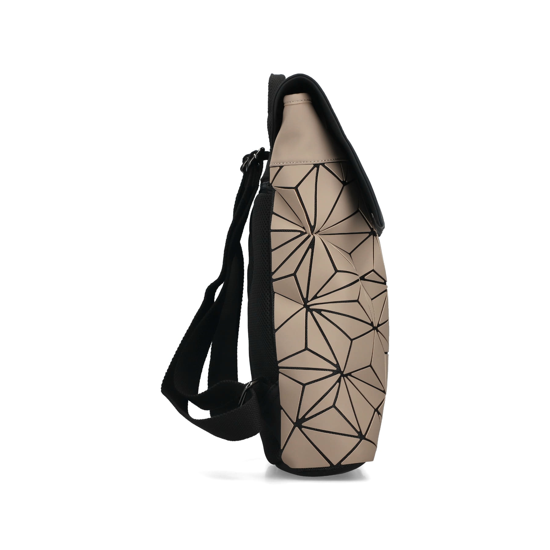 Rieker Rucksack H1391-62 in Beige mit stylischem Muster, mattem Finish, Magnetverschluss, Handy- und Laptopfach. Rechtsseitig.