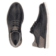 Blaue Rieker Herren Slipper 04551-14 mit modernen Ziernähten sowie Gummizug. Schuh von oben, liegend.