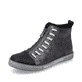 
Graphitgraue Rieker Damen Kurzstiefel Z1226-45 mit einer robusten Profilsohle. Schuh seitlich schräg
