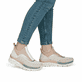 Rosane vegane Rieker Damen Sneaker High 48053-31 mit einem Reißverschluss. Schuh am Fuß.