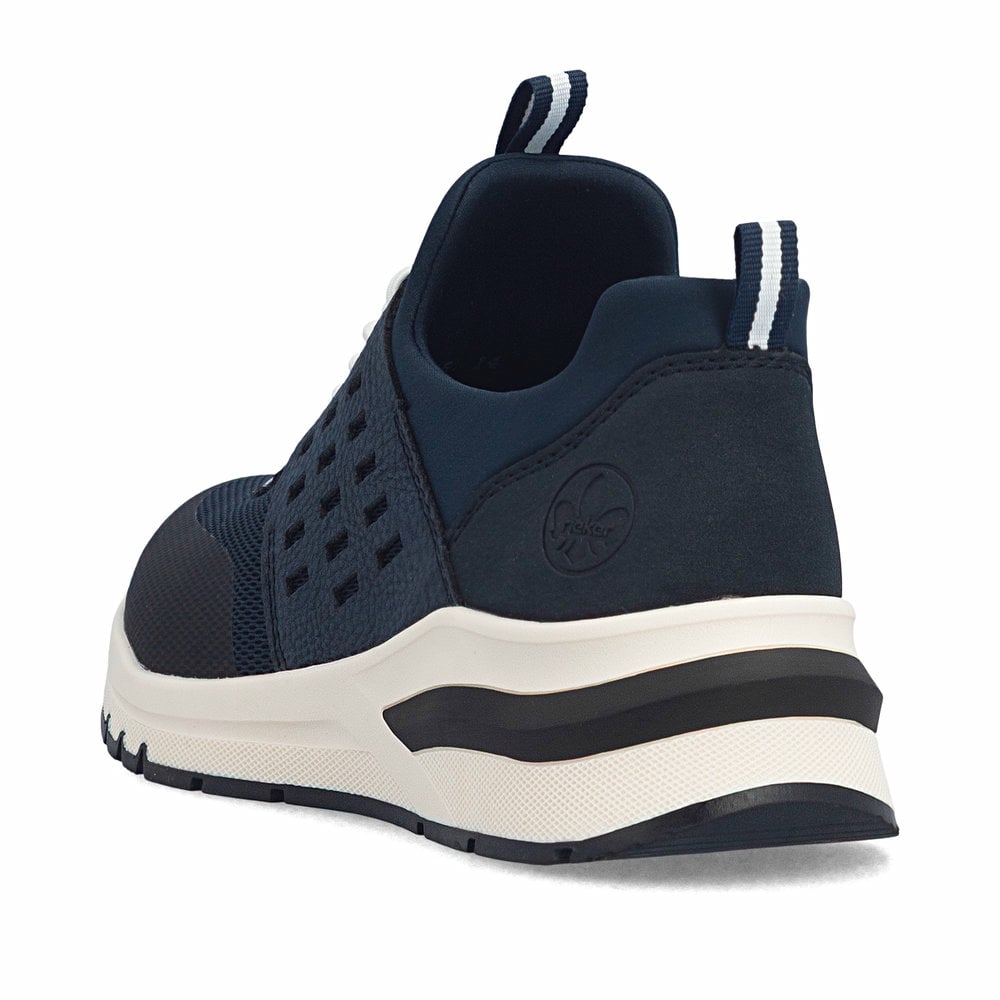Dunkelblaue Rieker Damen Sneaker Low M6651-14 mit Gummizug sowie Extraweite H. Schuh von hinten.