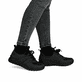 Dunkelgraue Rieker Damen Slipper M4970-45 mit einem Gummizug sowie Extraweite H. Schuh am Fuß.