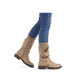 
Nachtschwarze Rieker Damen Kurzstiefel 94689-00 mit einer Profilsohle mit Blockabsatz. Schuh seitlich schräg