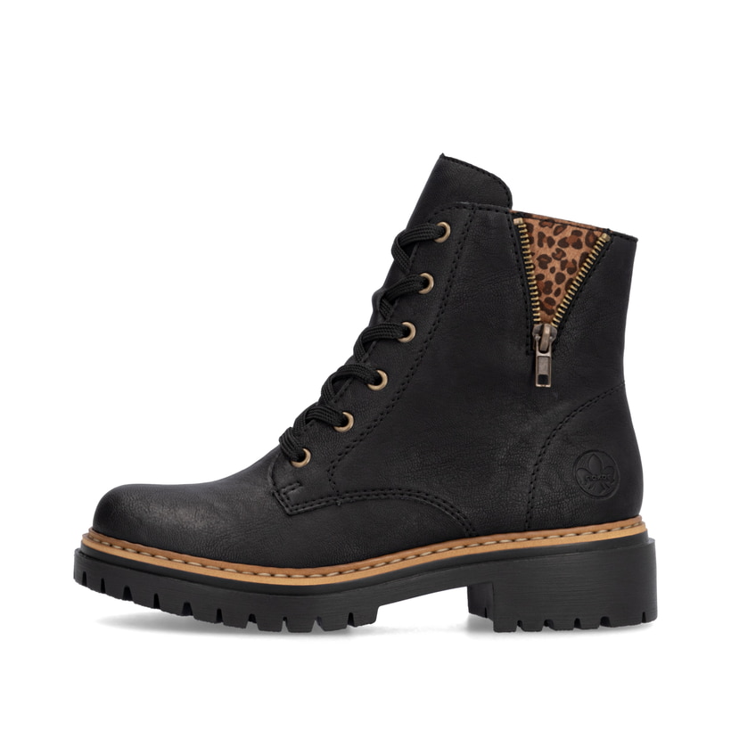 Biker Boots Rieker noires pour femme 72617-00 avec imprimé léopard. Côté extérieur de la chaussure.