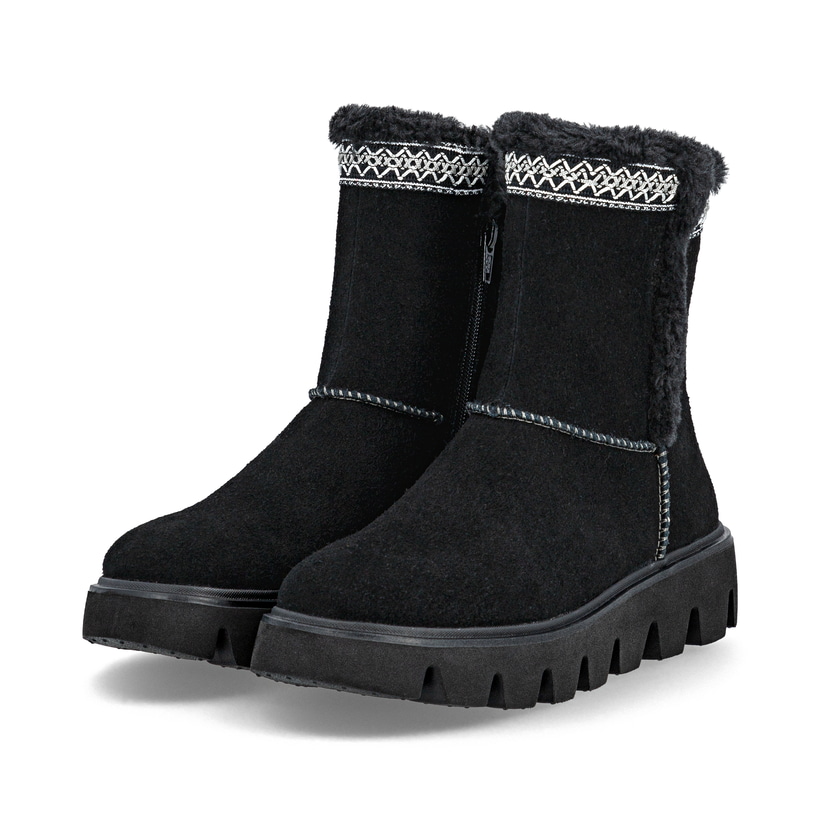 Schwarze Rieker Damen Kurzstiefel W2075-00 aus Rauleder mit Schaftkragen. Schuhpaar seitlich schräg.