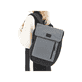 Sac à dos Rieker H5100-42 en gris avec fermeture velcro et compartiment rembourré pour ordinateur portable. Porté.