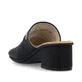 Schwarze Rieker Damen Pantoletten 64687-00 mit einer schockabsorbierenden Sohle. Schuh von hinten.