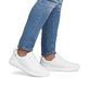Weiße Rieker Herren Sneaker Low U1101-80 mit Schnürung sowie flexibler Sohle. Schuh am Fuß.
