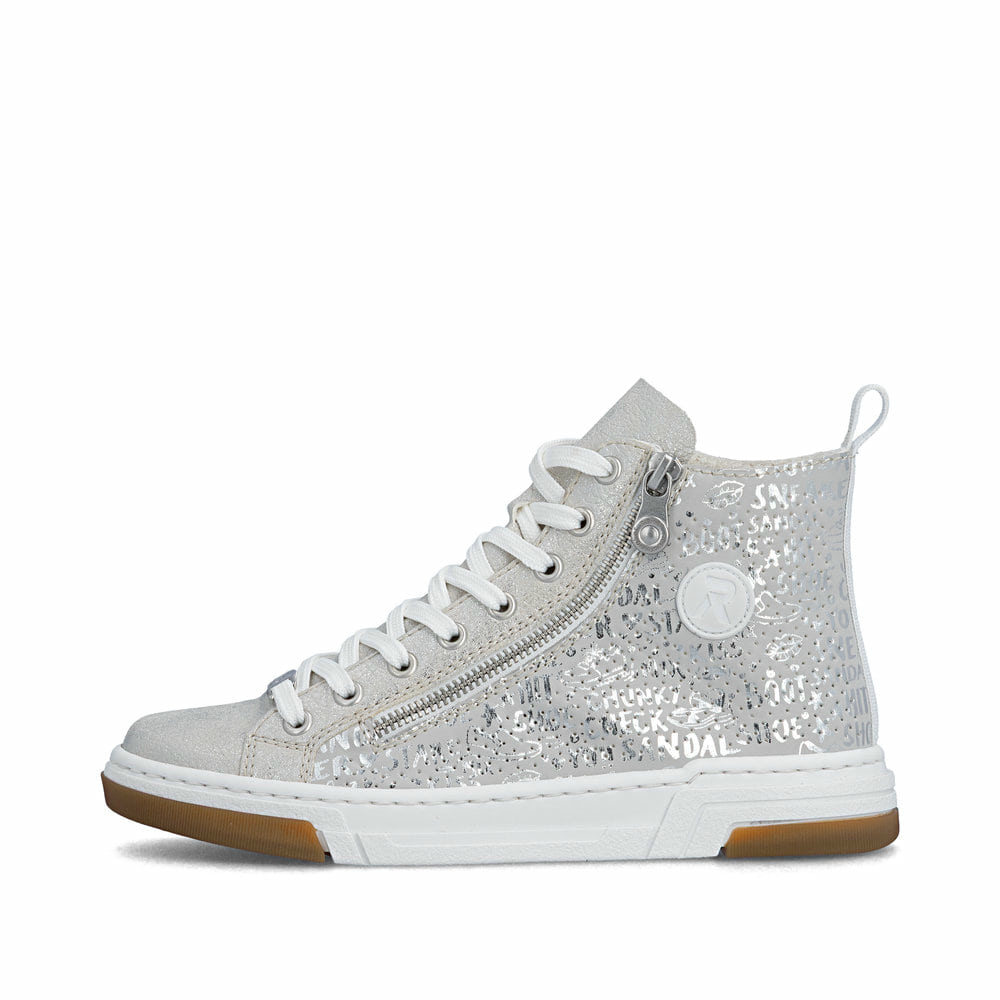 Baskets montantes Rieker grises pour femme N3945-40 avec détail décoratif. Côté extérieur de la chaussure.