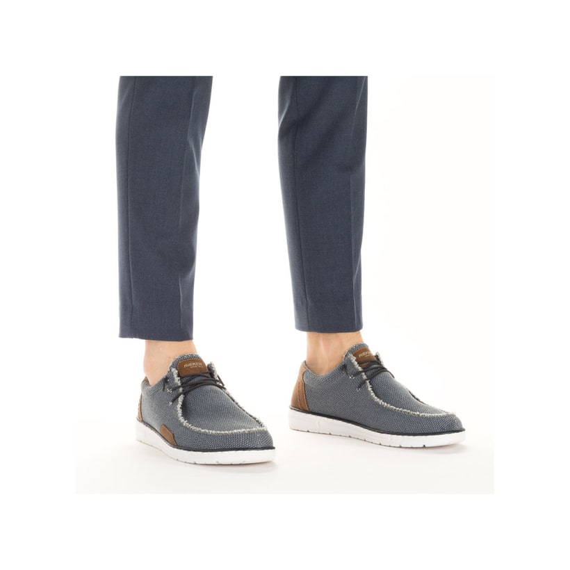 Chaussons Rieker bleus pour homme 08600-12 avec bande élastique. Chaussure au pied.