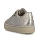 Baskets basses Rieker métalliques pour femme L5955-90 en cuir lisse. Chaussure vue de l'arrière.