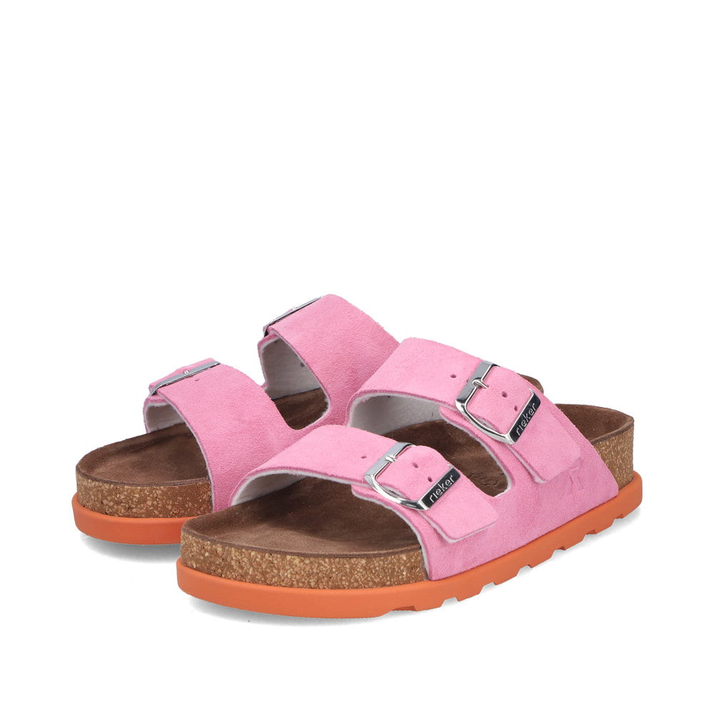 Rosane Rieker Damen Pantoletten V3190-31 aus Rauleder mit Schnallen. Schuhpaar seitlich schräg.