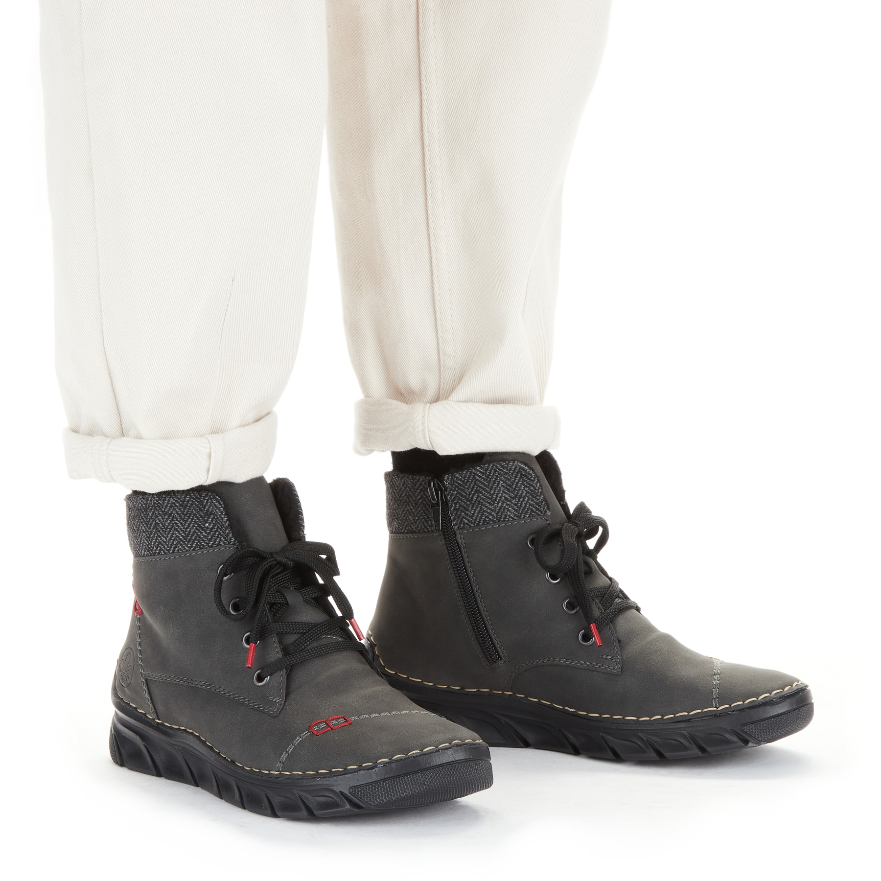 Graue Rieker Damen Schnürstiefel 55031-45 mit einer schockabsorbierenden Sohle. Schuh Innenseite