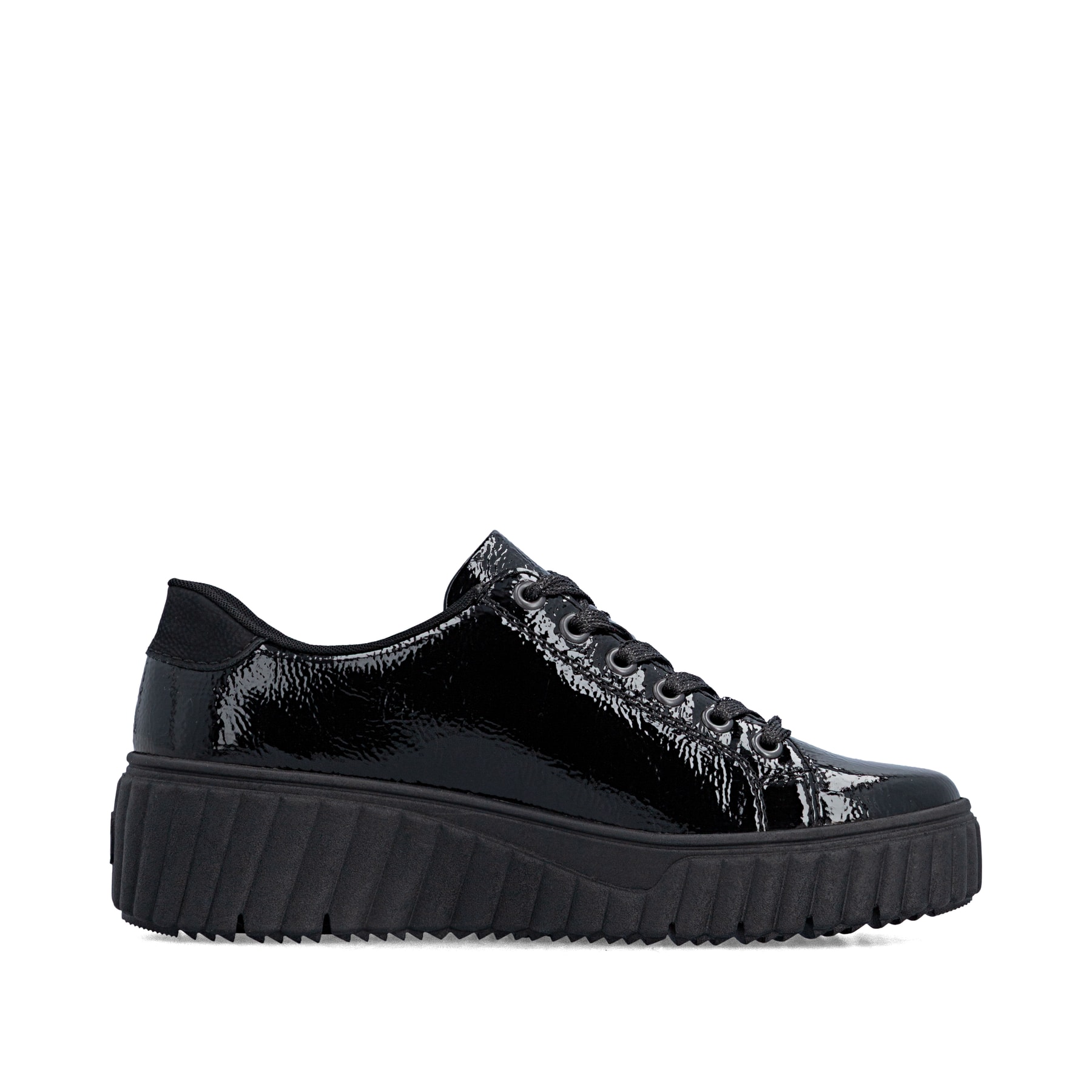 Baskets basses Rieker noires pour femme N2501-00 en cuir verni. Chaussure vue de l'arrière.