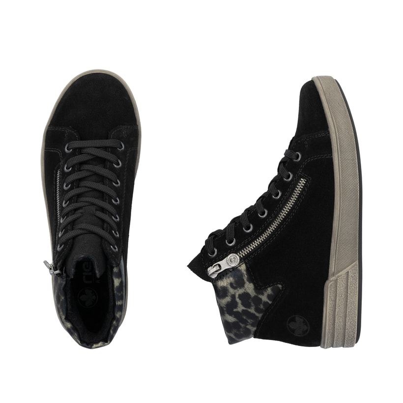 Schwarze Rieker Damen Sneaker High X0709-00 aus Rauleder mit Leo-Print. Schuh von oben, liegend.