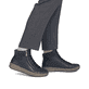 Dunkelblaue Rieker Damen Sneaker High X0709-14 aus Glattleder mit Reißverschluss. Schuh am Fuß.
